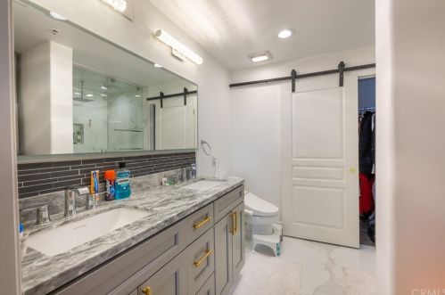 2156 Watermarke Pl, Irvine CA  92612-7691 exterior