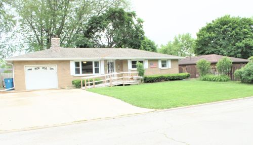 180 Ponderosa Dr, Bradley, IL 60915-1179