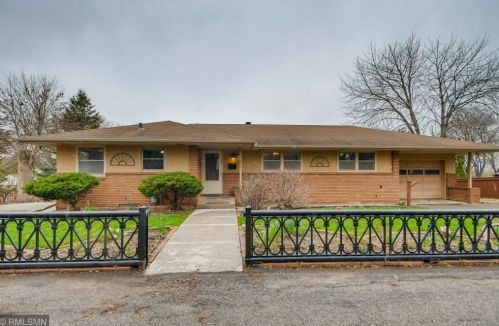 201 Dora Ct, Saint Paul, MN 55106-6808