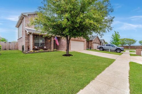 304 Turquoise Dr, Fort Worth TX  76131-3705 exterior