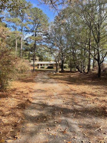 570 Higgins Rd, Jackson, GA 30233-6732