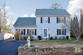 17 Bailey Ave, Tokeneke, CT 06820-4412
