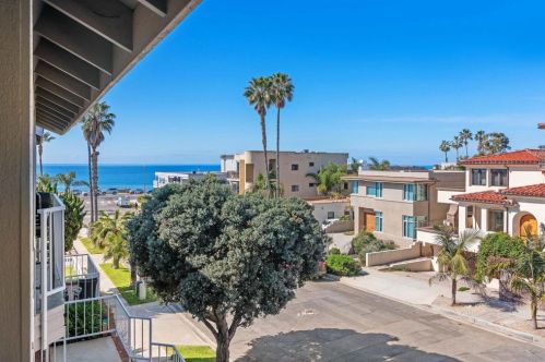 185 Juniper Ave, Carlsbad, CA 92008-8242