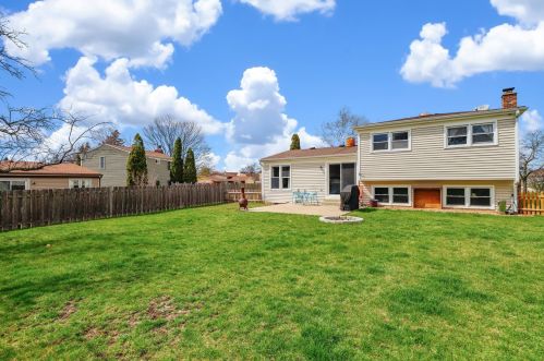 510 Cyn Trl, Carol Stream IL  60188-1364 exterior