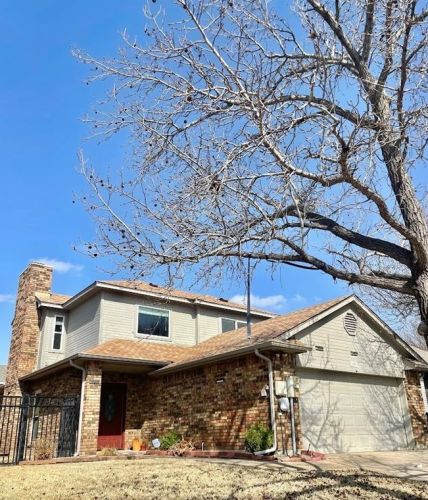 2809 Country Villa Cir, Carrollton TX  75006-4777 exterior