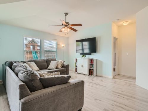 245 Wallops, Uhland TX 78640-4180 exterior