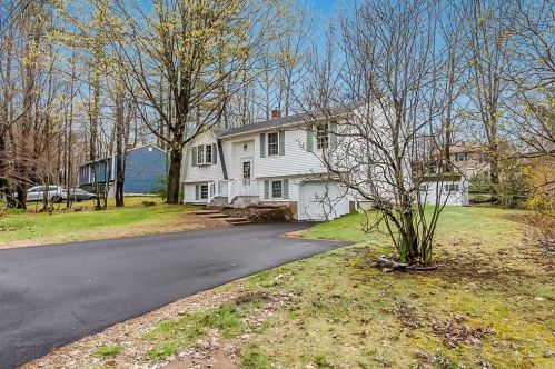 5 Sprucewood Dr, Rochester, NH 03867-2440
