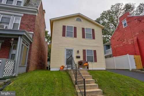 818 Chestnut St, Lancaster PA  17602-3128 exterior