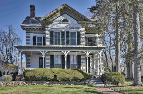61 Summer St, Keene, NH 03431-3395