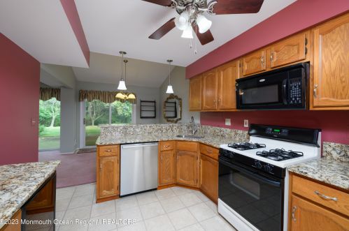 25 Malibu Dr, Tinton Falls NJ 07724-2542 exterior