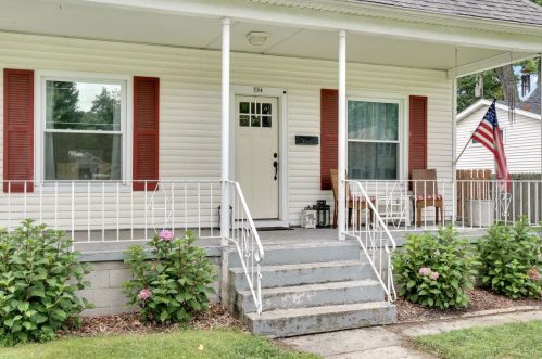 734 Lincoln St, Hobart, IN 46342-5234