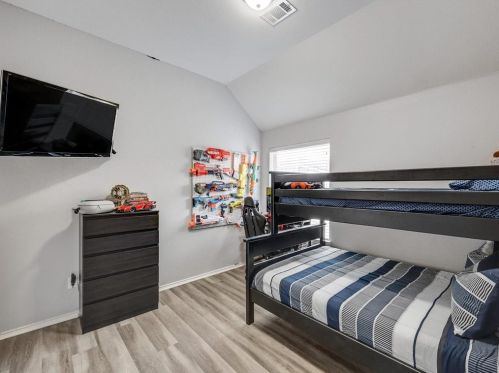 6552 Fairview Dr, Fort Worth TX  76148-1440 exterior