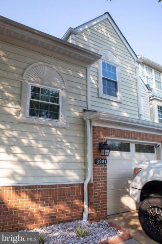 3981 Cressida Pl, Woodbridge, VA 22192-7632