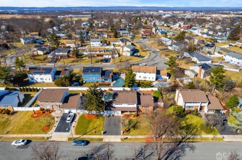 40 Fuller Ave, Piscataway, NJ 08854-5255