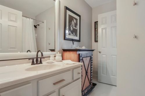 2313 Colonial Dr, Atlanta GA  30319-3806 exterior