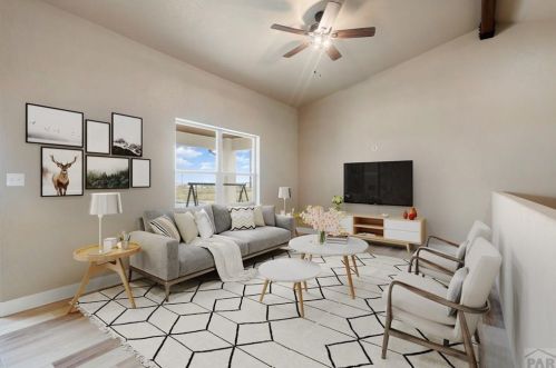 1392 Moonbeam Dr, Pueblo CO  81007-1248 exterior