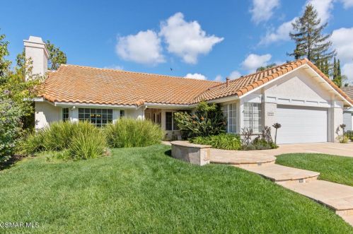 29049 Saddlebrook Dr, Calabasas, CA 91301-1630