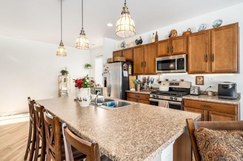 273 Kewaunee Way, Aurora CO 80016-4327 exterior