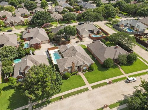 2704 Redfield Dr, Plano TX  75025-2339 exterior