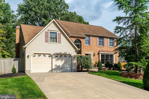 18 Red Bank Dr, Erial, NJ 08081-1071