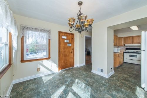 2 Cobb Rd, Parsippany, NJ 07834-3304