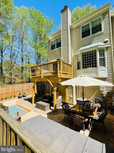 6100 Heron Pond Ct, Springfield VA  22015-3738 exterior