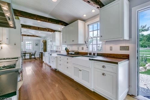 42 Turtleback Rd, Califon, NJ 07830-3508