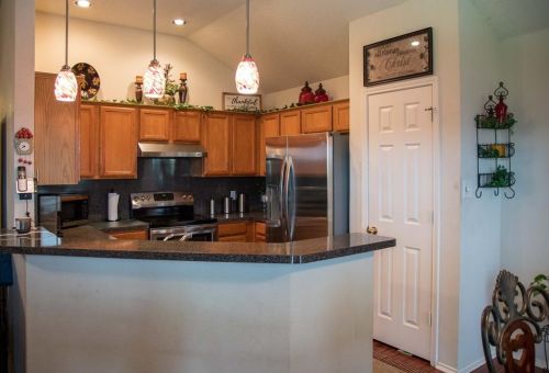 1821 Canterbury Cir, Fort Worth TX  76112-4001 exterior