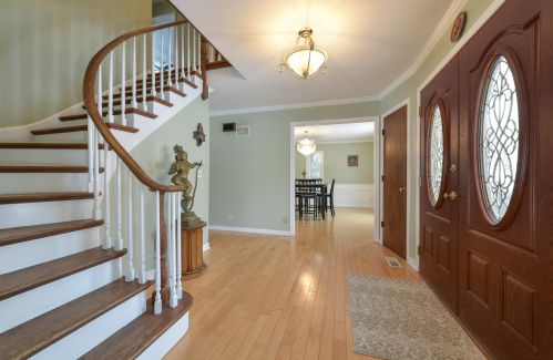 1309 Borders Dr, Palatine, IL 60067-6605