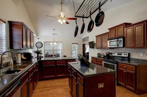 1832 Millstone Mnr, Conyers GA  30013-1354 exterior