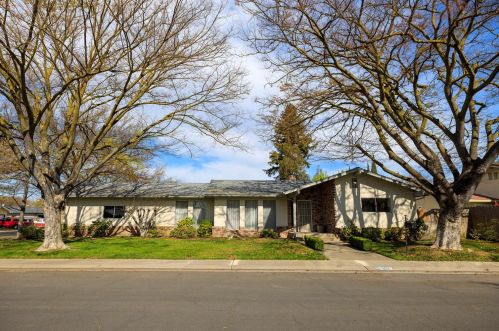 313 Thelma Ln, Modesto, CA 95356-1623