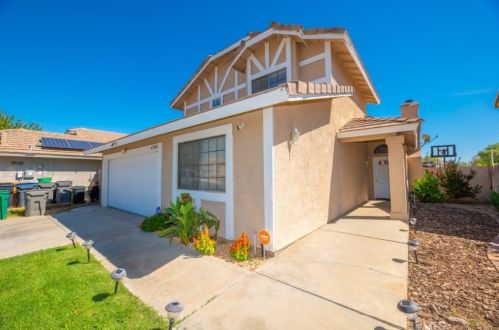 45824 Picadilly St, Lancaster, CA 93534-1490
