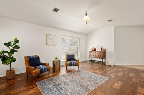 7021 Colberg Ct, Austin, TX 78749-4184