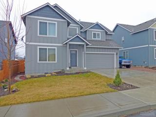 225 28th St, Eagle Crest, OR 97756-5514