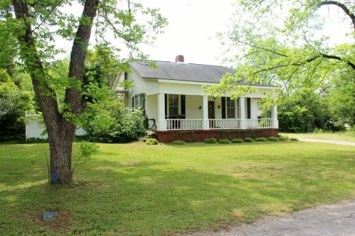 105 Walnut St, Washington, GA 30673-2017