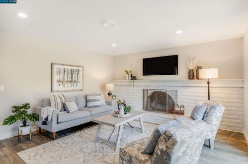 5209 Jomar Dr, Concord CA  94521-2341 exterior