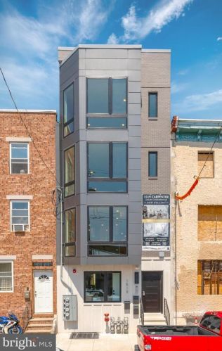 1519 Carpenter St, Philadelphia PA  19146-2110 exterior