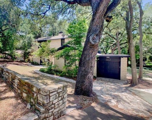 811 38th St, Austin TX  78705-1809 exterior