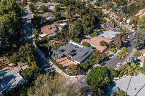 3701 Royal Woods Dr, Van Nuys CA  91403-4217 exterior