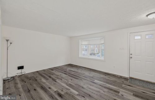 8105 Willowdale Ct, Springfield VA  22153-3620 exterior