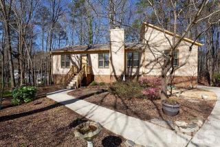 107 Cougar Ct, Cary, NC 27513-4945