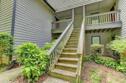 5556 Mountain Springs Cir, Stone Mountain, GA 30088-3449