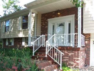 360 Breckenridge Dr, Belleville, IL 62221-5812