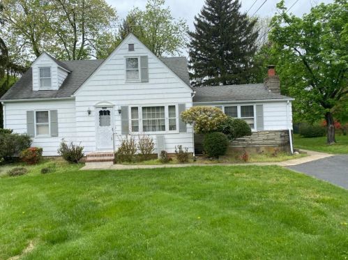 156 Waterworks Rd, East Freehold, NJ 07728-1333