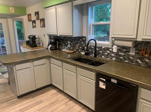 110 Sunny Hill Dr, Davis Jct, IL 61020-9410