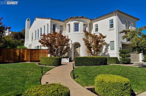 1300 Ustilago Dr, San Ramon, CA 94582-3072