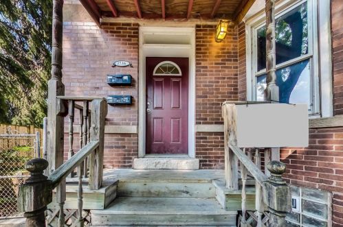 1736 Newport Ave, Chicago, IL 60657-1011