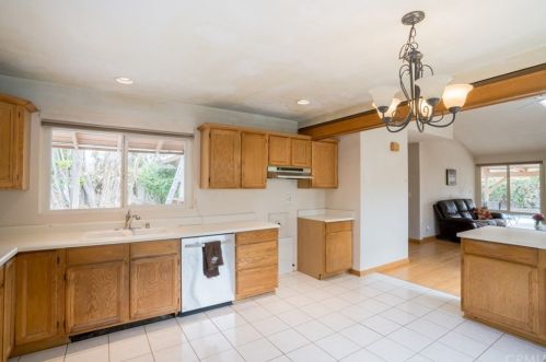 2106 Beacon Ave, Anaheim CA  92804-4408 exterior