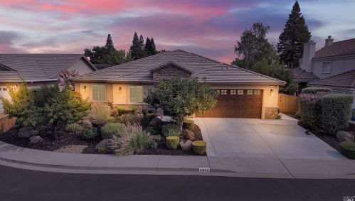 1012 Stinson Ct, Vacaville, CA 95688-2643