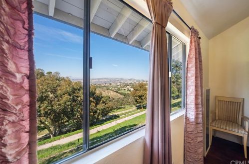 7315 Singingwood Dr, Anaheim CA 92808-1701 exterior